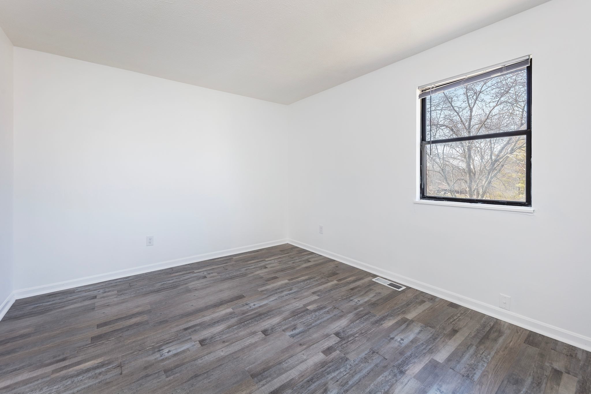Bedroom at Fairfield Square Apartments in Fairfield, Ohio
